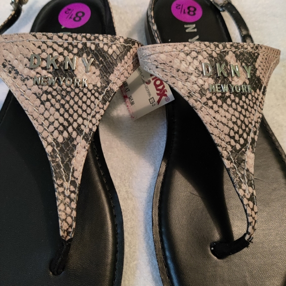 DKNY New York slippers - Picture 1 of 7